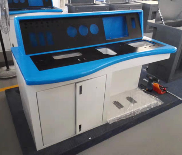 工程車(chē)司機(jī)臺(tái)